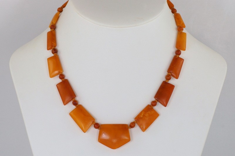 Art Deco Natural Baltic Amber Bead Necklace