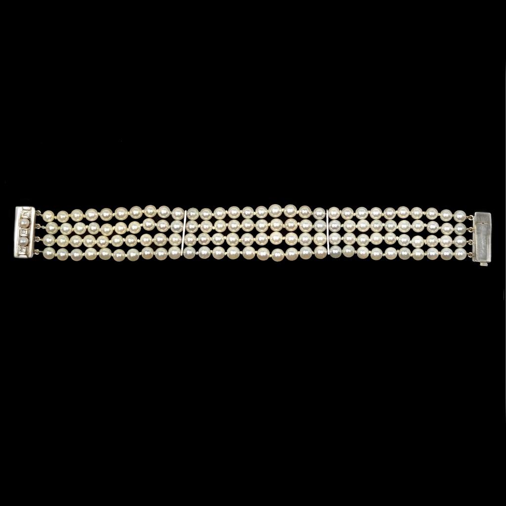 Vintage Pearl Bracelet with Diamond Clasp