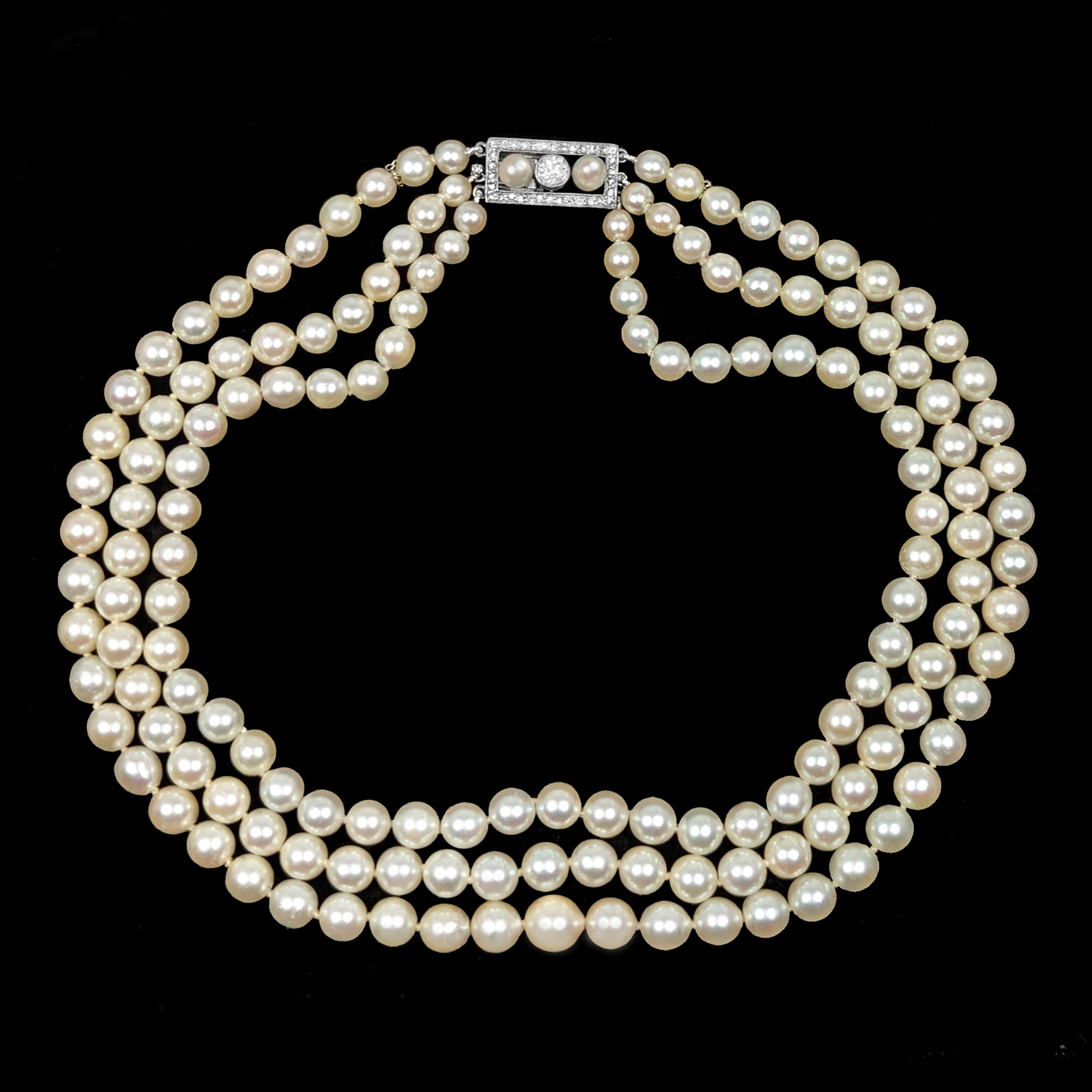 Edwardian Pearl necklace with diamond Clasp