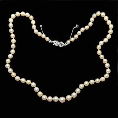 Vintage Pearl Necklace with  Dimond Clasp by Unoaerre
