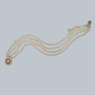 Vintage Cultured Pearl Bracelet 9ct Gold Garnet Cluster Clasp